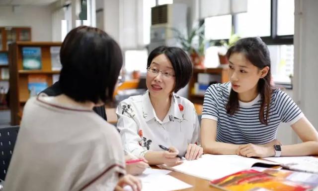 大學(xué)老師工資一般多少錢一個(gè)月（北京大學(xué)老師工資一般多少）