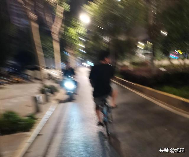 周末小聚發(fā)朋友圈說說，周末小聚的朋友圈配文？