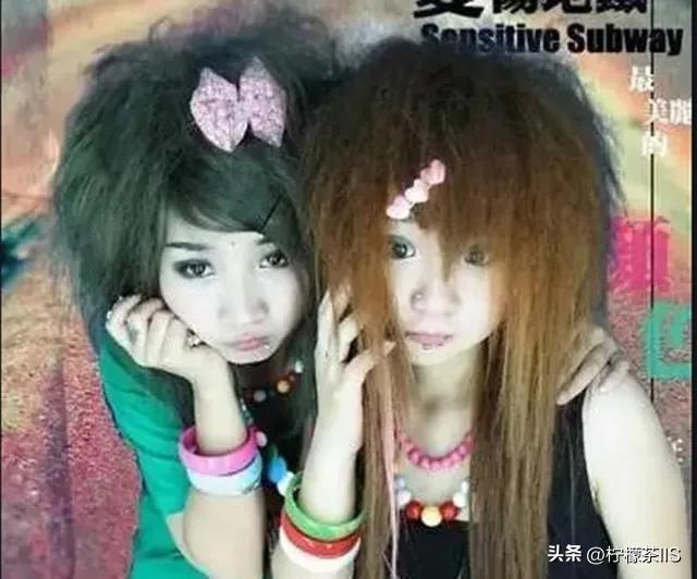 經(jīng)典90后非主流QQ情侶頭像，經(jīng)典90后非主流qq情侶頭像？