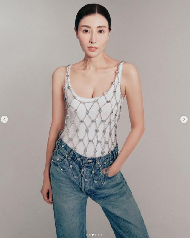 4年結(jié)婚紀(jì)念日發(fā)朋友圈圖片怎么發(fā)，結(jié)婚紀(jì)念日發(fā)朋友圈14周年圖片？"