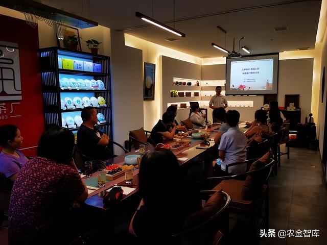 送女客戶送什么禮物好1千以內(nèi)，送女客戶送什么禮物好1千以內(nèi)的？