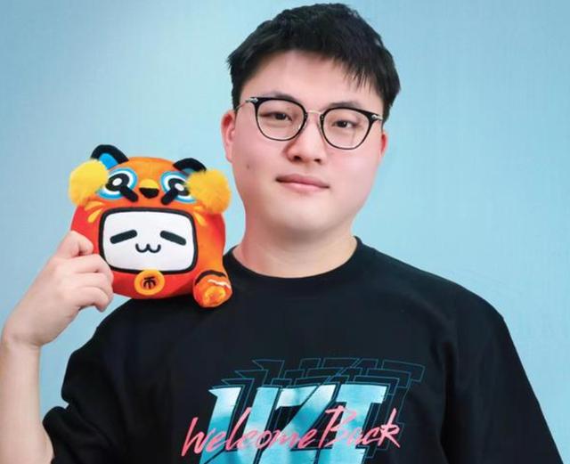 uzi現(xiàn)在在哪直播2023，uzi現(xiàn)在在哪直播？