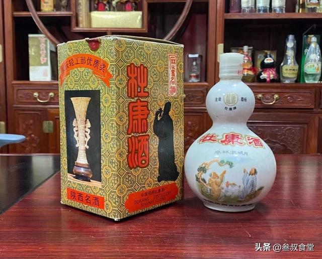 喝酒朋友圈文案，晚上喝酒朋友圈文案？