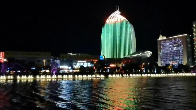 晚上飯后散步發(fā)朋友圈的精美句子，晚飯過(guò)后散步發(fā)朋友圈的句子？