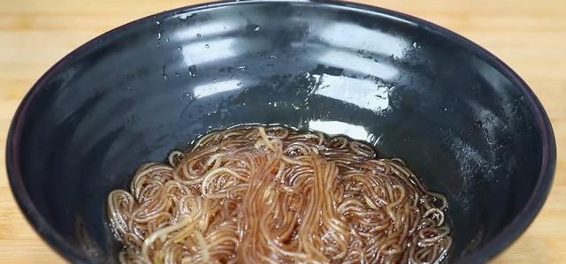 粉絲包菜怎么做好吃又簡單竅門，粉絲包菜的做法_最正宗的做法竅門？