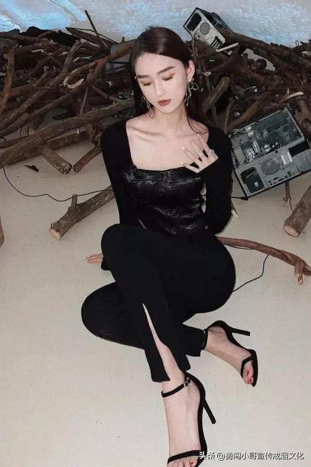 感謝鄰居送的東西朋友圈怎么發(fā)，感謝鄰居送的東西朋友圈怎么發(fā)說說？