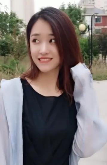 抖音美女千千萬(wàn)下一句是什么諷刺的，抖音美女千千萬(wàn)下一句是什么諷刺的歌曲？