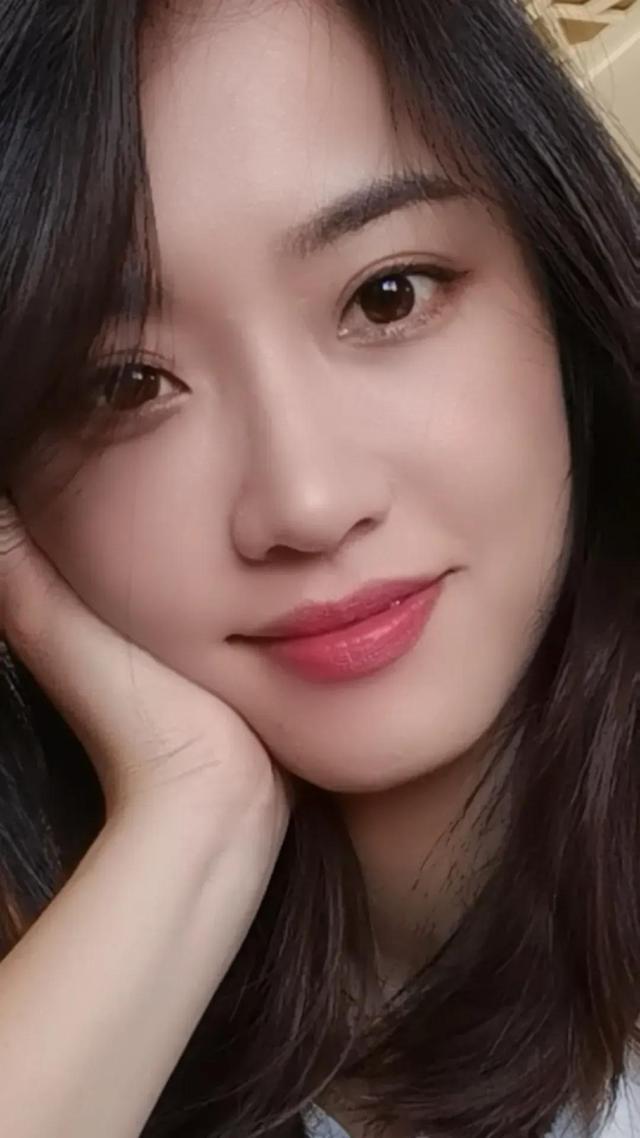 抖音美女千千萬(wàn)下一句是什么諷刺的，抖音美女千千萬(wàn)下一句是什么諷刺的歌曲？