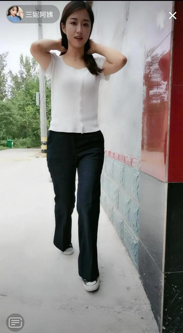 抖音美女千千萬(wàn)下一句是什么諷刺的，抖音美女千千萬(wàn)下一句是什么諷刺的歌曲？