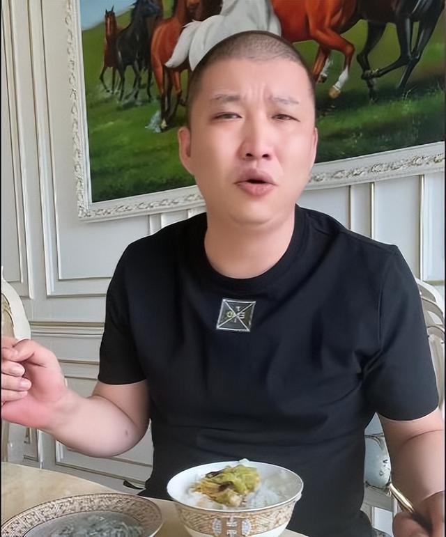 0w粉絲小網(wǎng)紅收入多少錢，50w粉絲小網(wǎng)紅收入多少美元？"