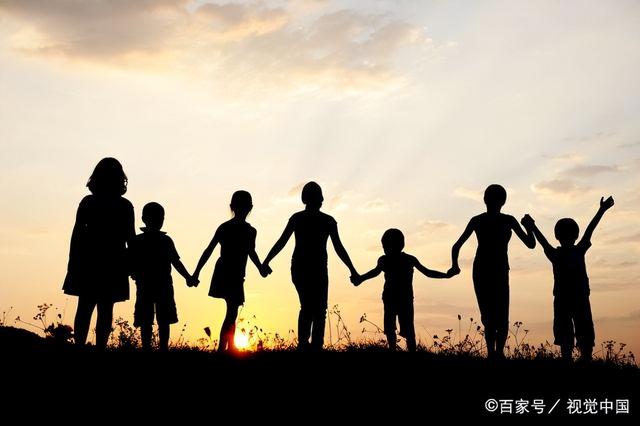 適合老友相聚發(fā)朋友圈的句子，相聚一起快樂時(shí)光句子？