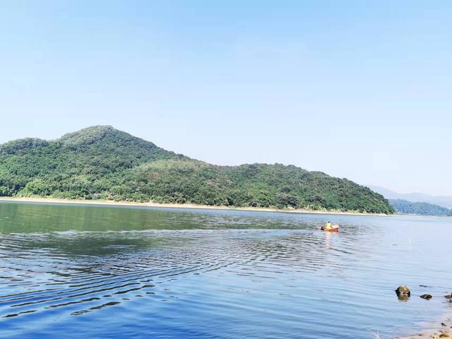 釣魚經(jīng)典句子說說抖音，釣魚抖音段子？