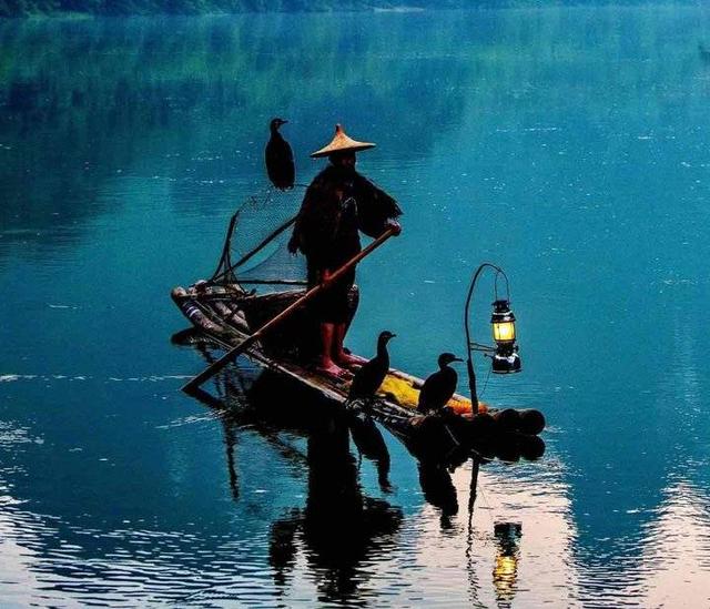 去桂林旅游發(fā)朋友圈說些什么話，去桂林旅游發(fā)朋友圈說些什么話呢？