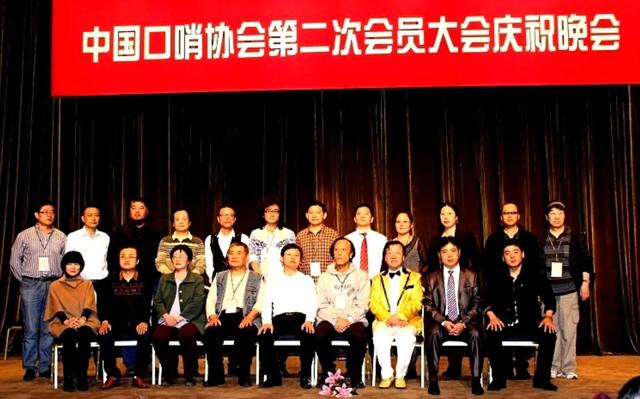 抖音很輕快的口哨音樂，抖音里面一首純音樂口哨吹的？