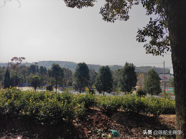 快手一萬(wàn)粉絲發(fā)作品怎么賺錢，快手粉絲5000千怎么發(fā)作品掙錢？