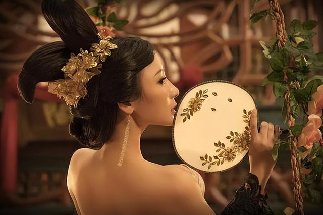 史上最強(qiáng)奶媽客印月！喂小皇帝吃龍卵，太監(jiān)妖女禍亂朝堂