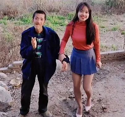 抖音美女千千萬下一句是什么諷刺的，抖音美女千千萬下一句是什么諷刺的歌曲？