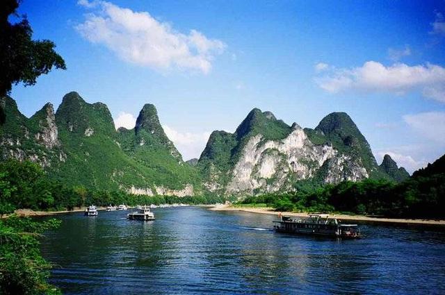 去桂林旅游發(fā)朋友圈說些什么話，去桂林旅游發(fā)朋友圈說些什么話呢？