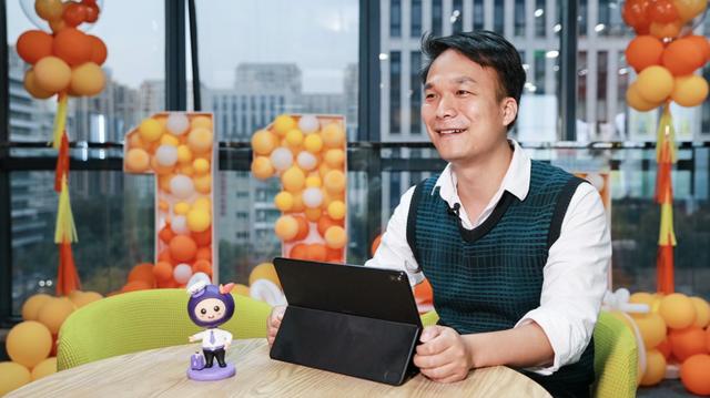 佳琦直播間蛋糕造型曉峰，佳琦直播間的模特都有誰？