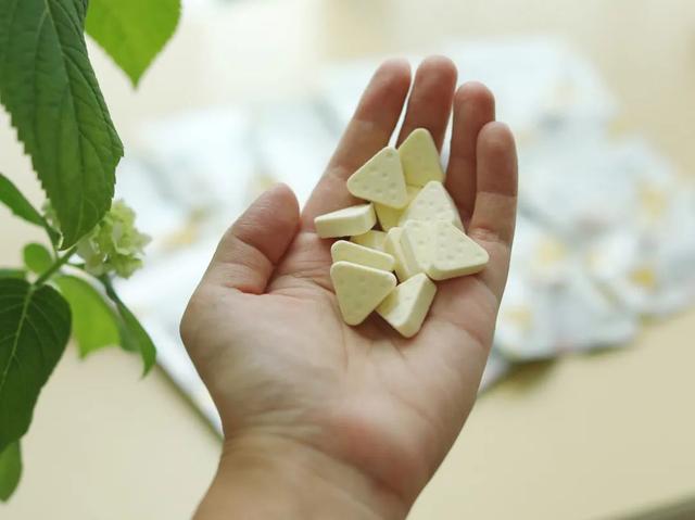抖音很火的奶片c，抖音很火的奶片裸搖？