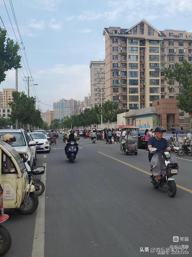 周五接孩子們的說(shuō)說(shuō)，周末接娃放學(xué)怎么發(fā)朋友圈？