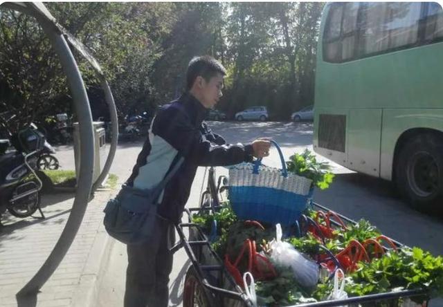 最火的情感短視頻_視頻素材免費(fèi)下載，關(guān)于感情的短視頻素材？