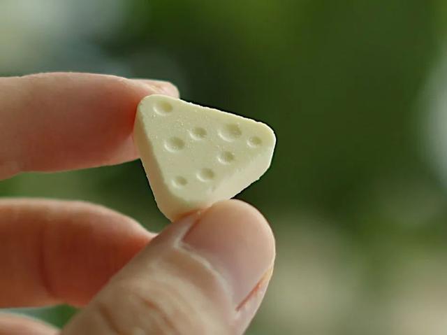 抖音很火的奶片c，抖音很火的奶片裸搖？