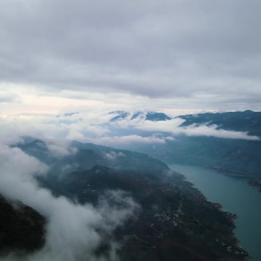 生氣憋屈怎么發(fā)朋友圈短句，生氣憋屈怎么發(fā)朋友圈短句圖片？