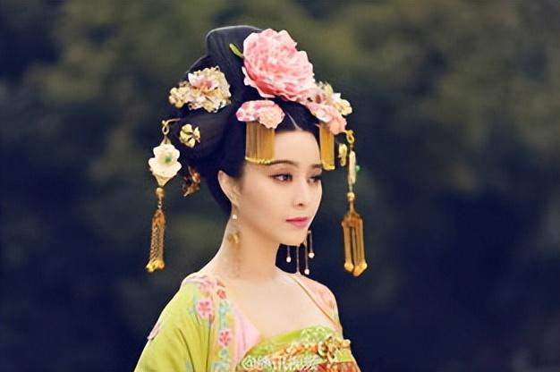 史上最強(qiáng)奶媽客印月！喂小皇帝吃龍卵，太監(jiān)妖女禍亂朝堂
