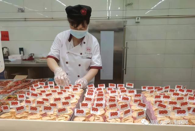 大學(xué)食堂最火爆的項(xiàng)目拌飯，大學(xué)食堂最火爆的項(xiàng)目牛肉飯？