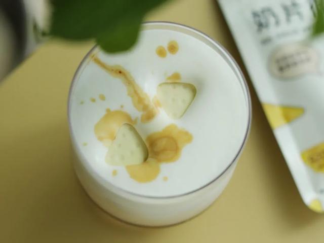 抖音很火的奶片c，抖音很火的奶片裸搖？