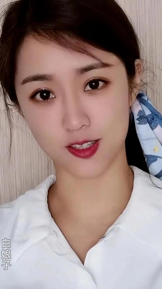 抖音美女千千萬(wàn)下一句是什么諷刺的，抖音美女千千萬(wàn)下一句是什么諷刺的歌曲？
