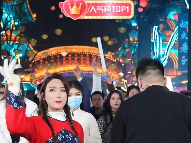 晚上室外直播用什么樣的燈好，夜間戶外直播用什么燈？