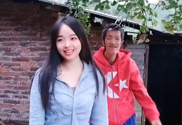 抖音美女千千萬下一句是什么諷刺的，抖音美女千千萬下一句是什么諷刺的歌曲？