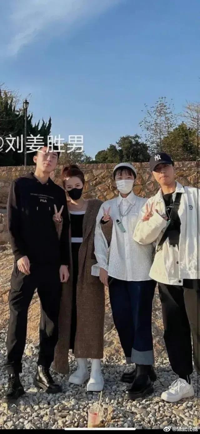 抖音里比較有名的情侶男的不露臉，抖音上一對情侶男的不露面？
