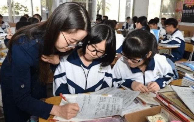 大學剛畢業(yè)千萬不要去做銷售嗎，大學剛畢業(yè)千萬不要去做銷售嗎知乎？