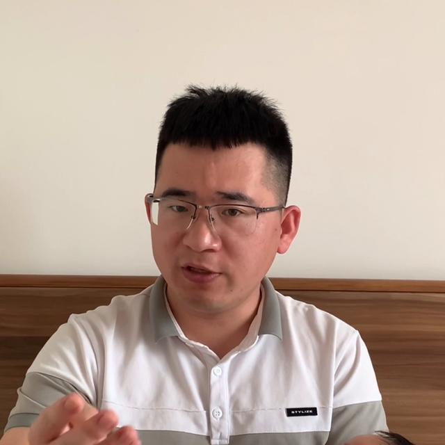 寶寶趴在媽媽身上睡可以緩解脹氣嗎，寶寶趴睡緩解脹氣？
