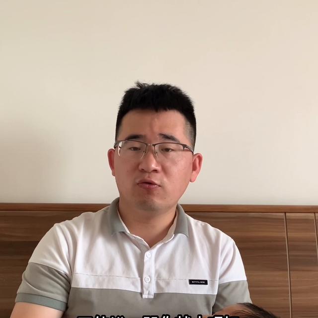 寶寶趴在媽媽身上睡可以緩解脹氣嗎，寶寶趴睡緩解脹氣？
