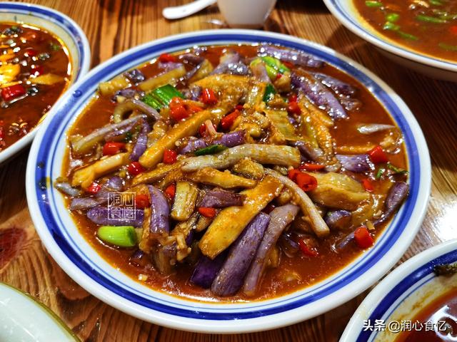 抖音吃辣椒拌飯三兄弟叫什么，抖音吃辣椒拌飯三兄弟叫什么,背景音樂？