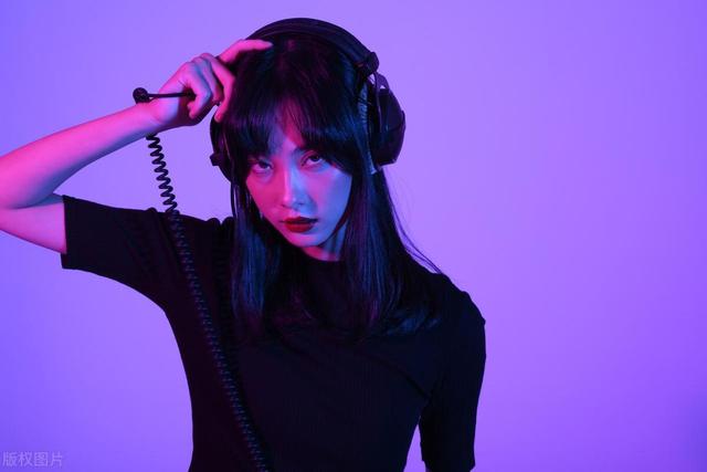 很酷的抖音文案，很酷的抖音文案短句？